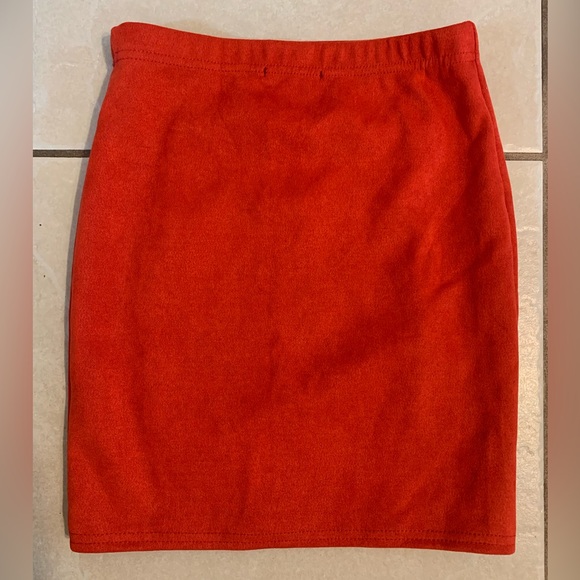 PLT Red Faux Suede Side Split Mini Skirt - Picture 4 of 5